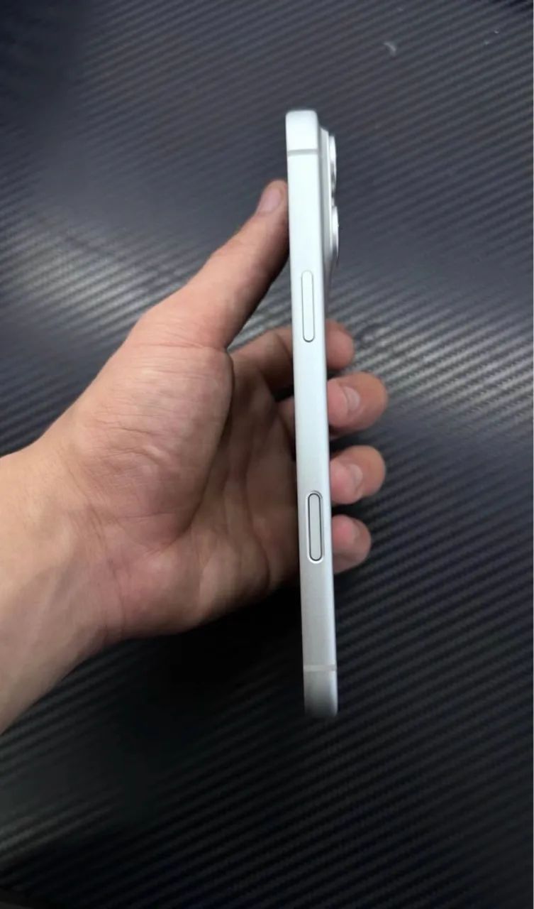 Carcaça iphone 17 Pro Max de chip branco  - Foto 3