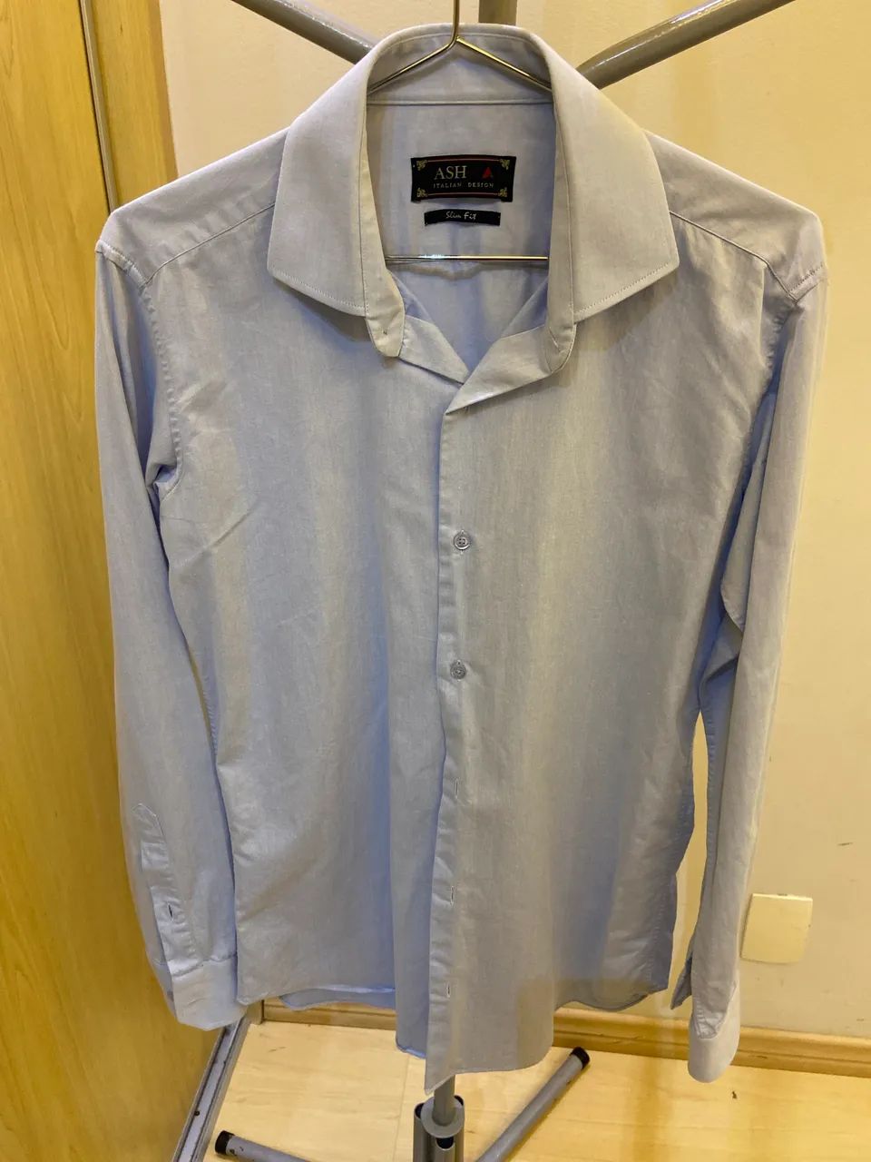 Camisa social azul clara 