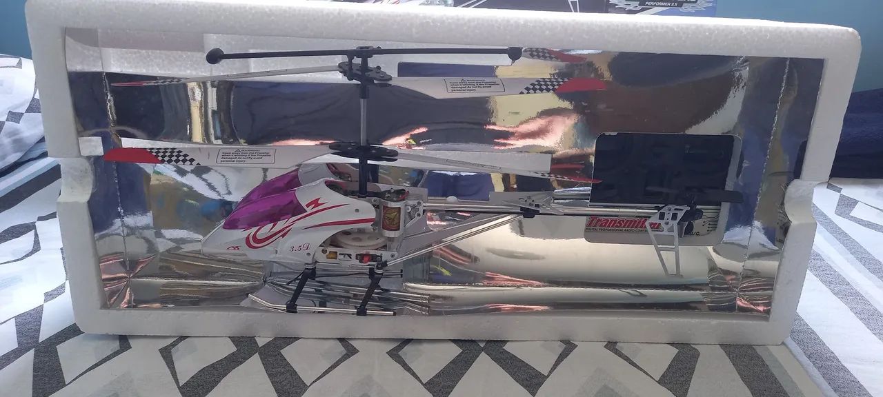 Helicóptero de controle remoto com defeito - Foto 3