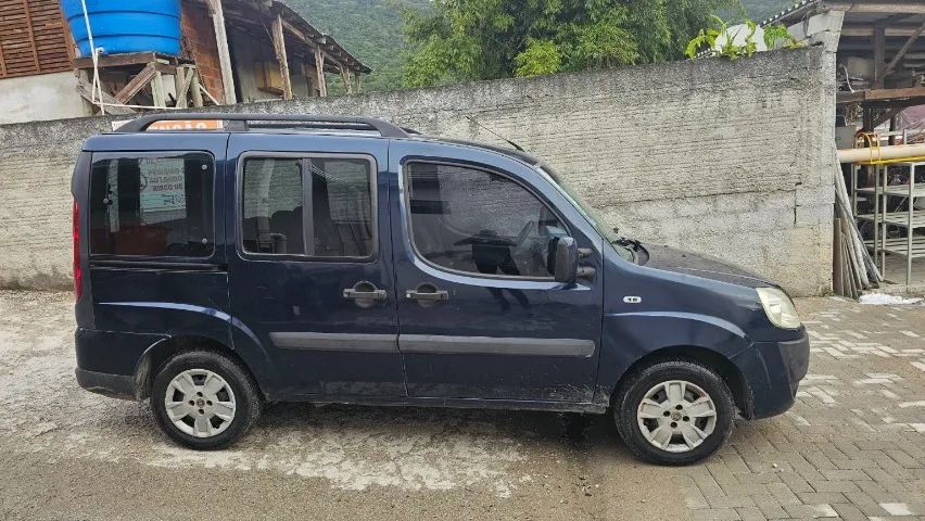 Fiat Doblo Essence 1.8 Flex 16V 5P 2013 - Foto 4