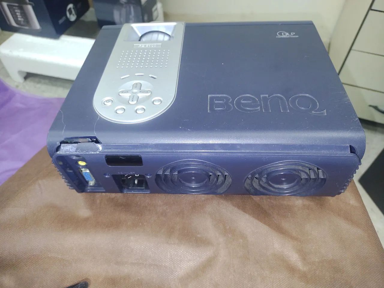 Projetor datashow BenQ, no estado, está ligando mas não funciona, para consertar. - Foto 4