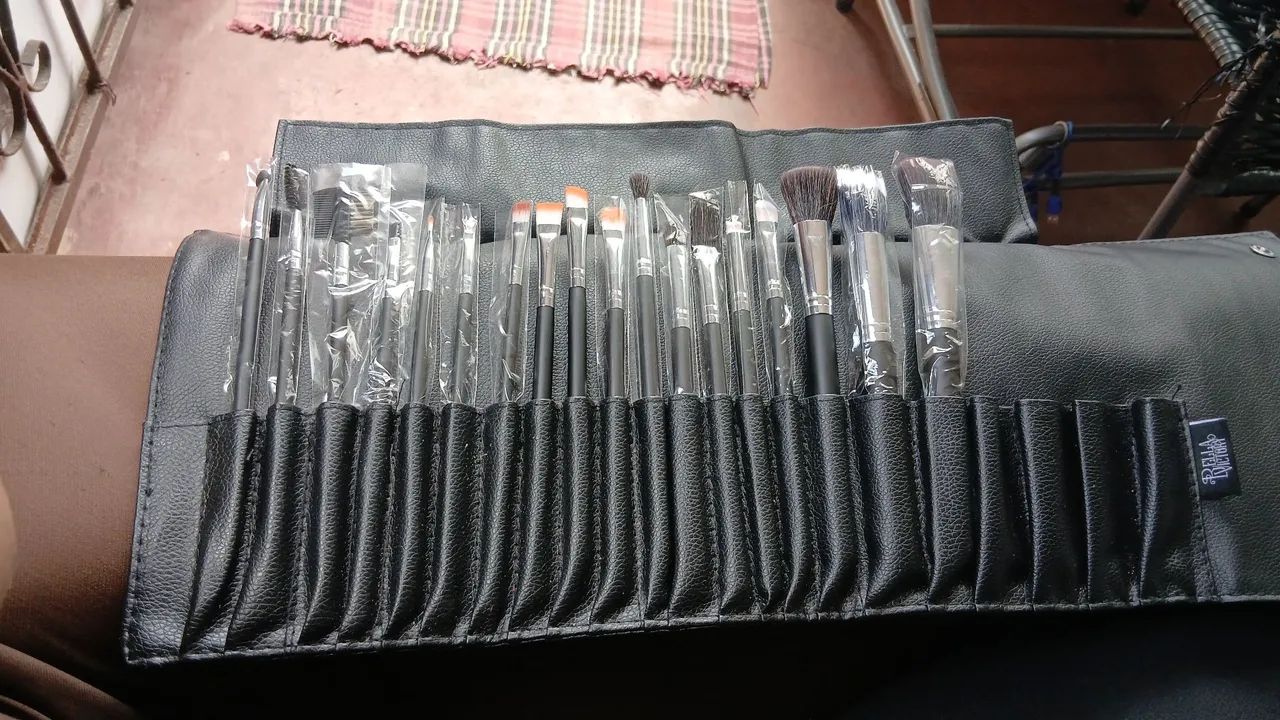 18 pincéis de maquiagem 