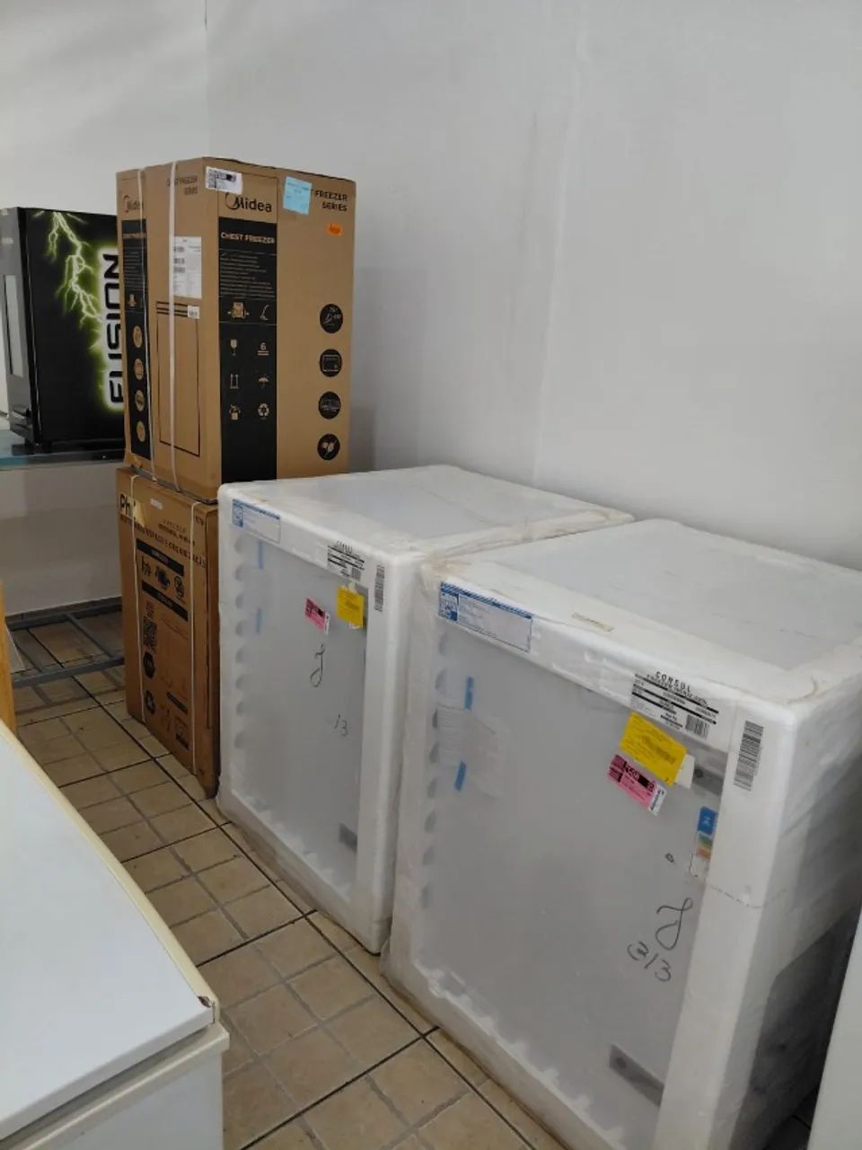 Freezers Novos de 100 a 550 litros - Geladeiras e Freezers