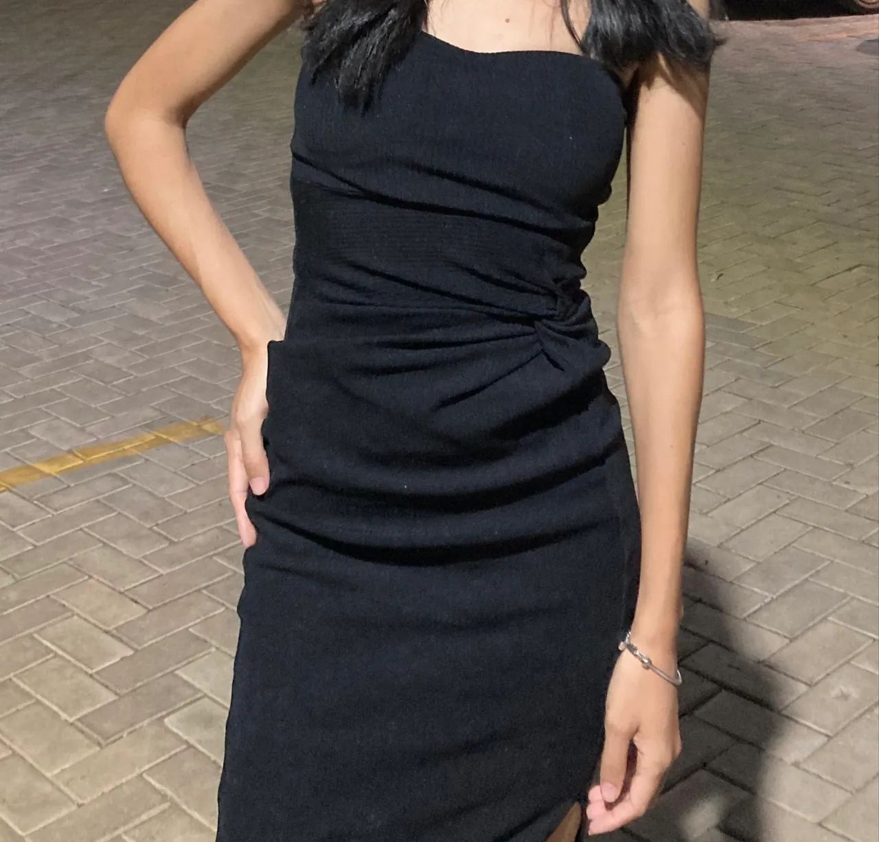 Vestido tubinho com fenda lateral - Foto 3