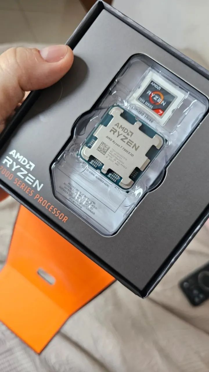 AMD Ryzen 7 7800X3D (LACRADO) - Foto 2