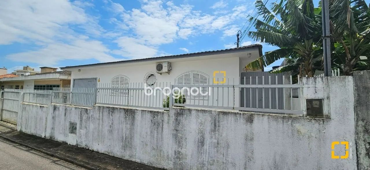 Casa com 4 dormitórios, 200m² de área construída, 03 vagas, à venda em Capoeiras. - Foto 4