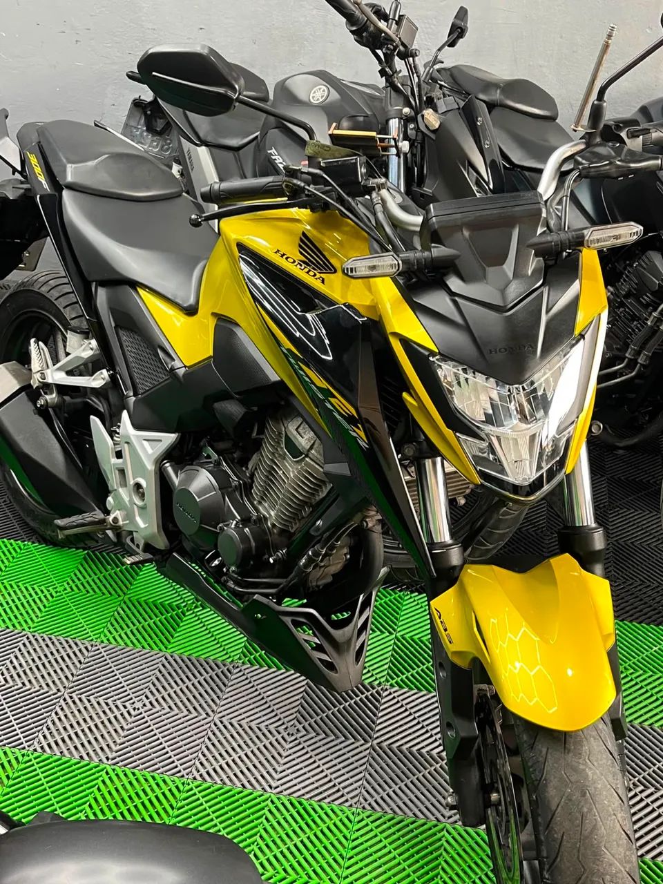 CB300F DOURADA EXTRA - Foto 4