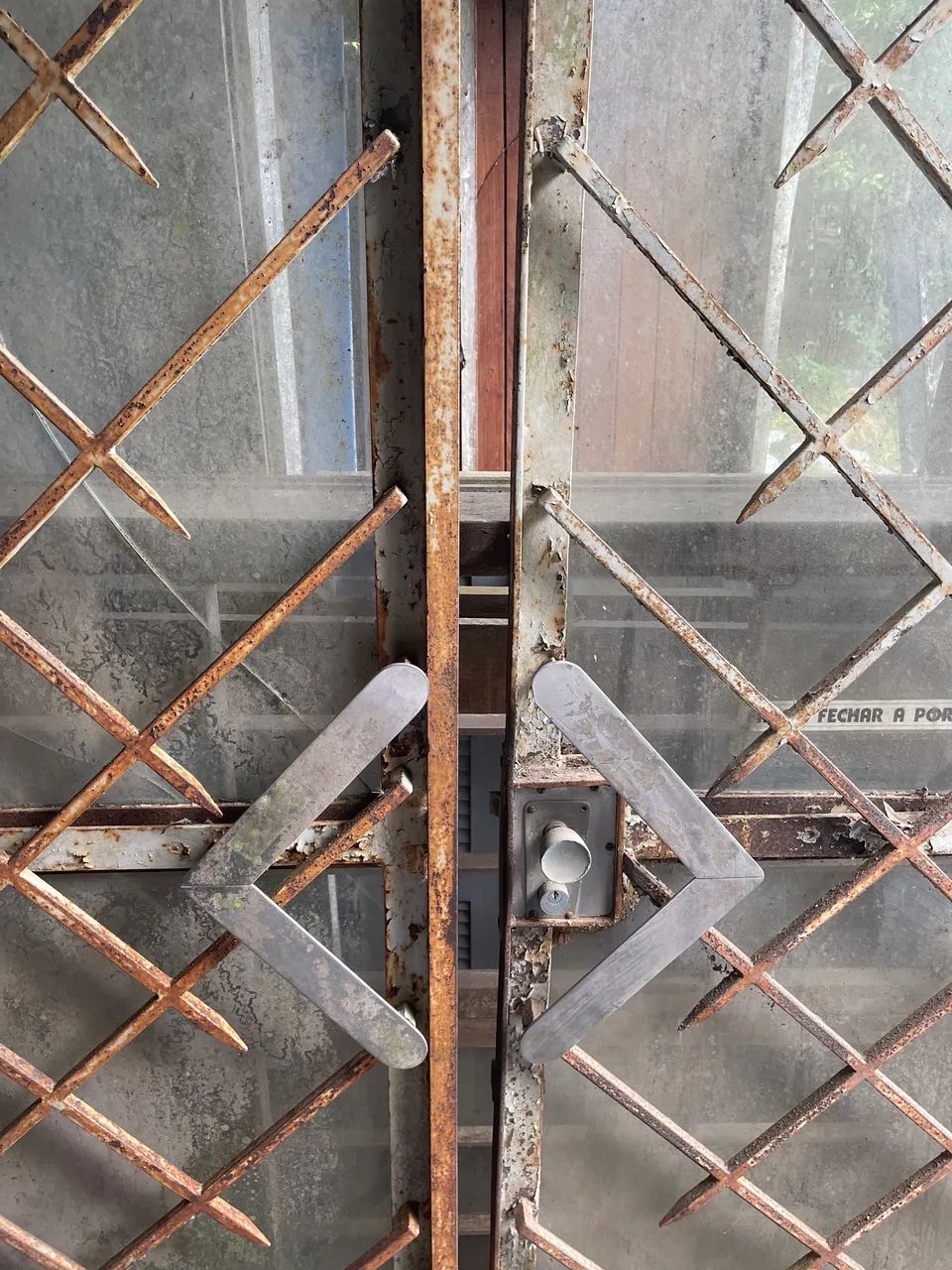 Porta antiga de ferro  - Foto 2