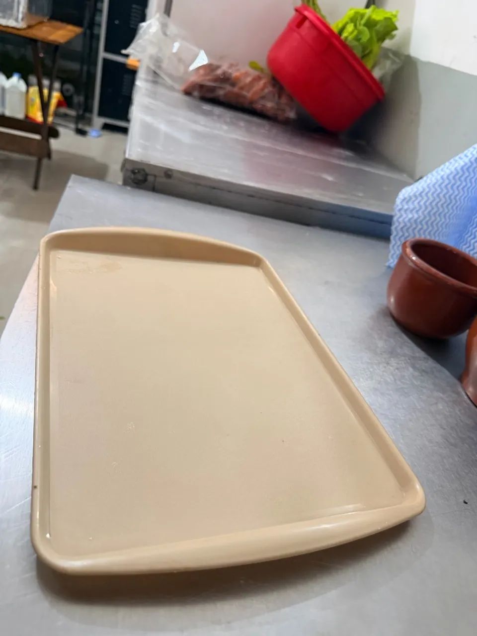 Bandejas para servir em restaurantes 