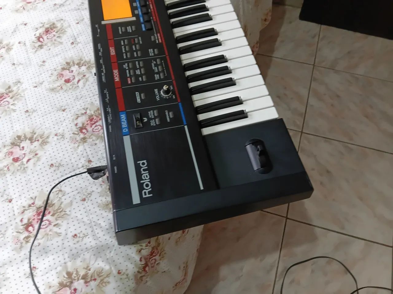 Teclado Roland Juno G defeito  - Foto 3