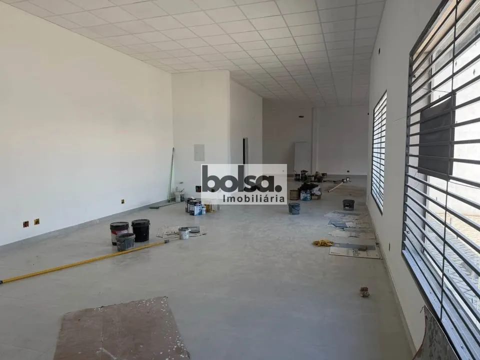 Excelente Prédio Comercial - 170 m² de Área Construída e Amplo Estacionamento - Foto 4