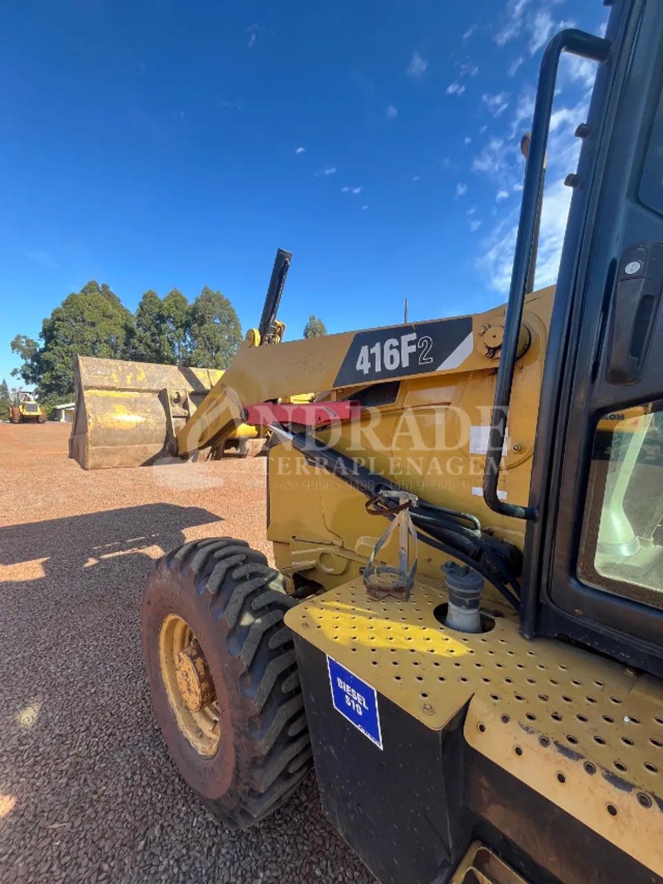 Retroescavadeira Caterpillar 416F2 - Foto 6