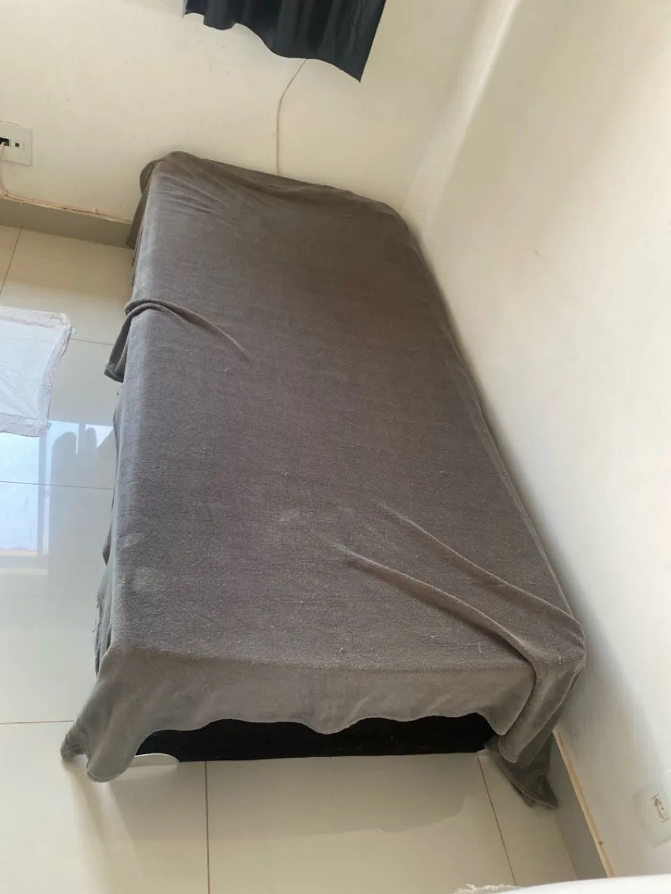 Cama solteiro com auxiliar 