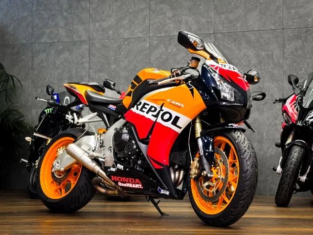 Honda 1000 RR Fire Blade 2013 - 1481040203 | OLX