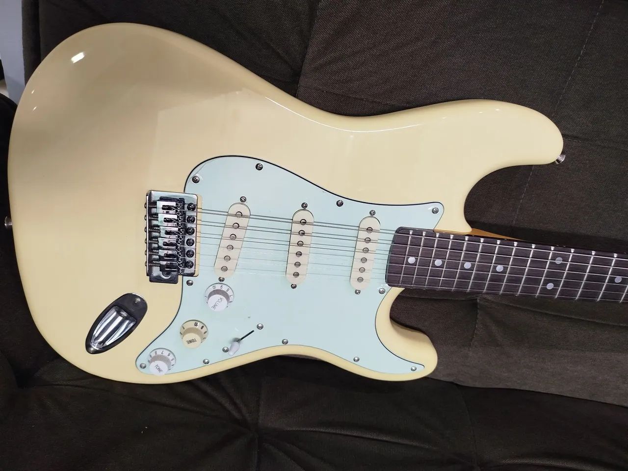 Guitarra Sx Stratocaster zerada - Foto 2