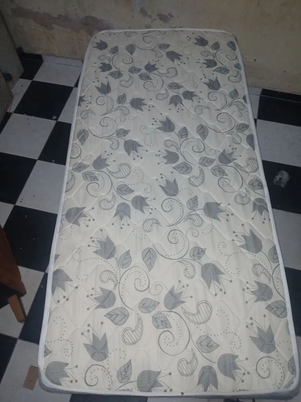 Cama box de solteiro nova