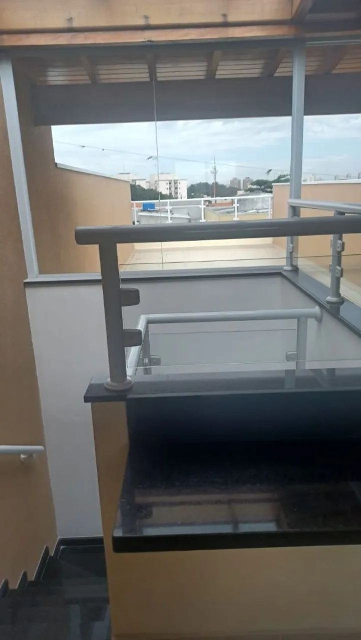 Casa sobrado com terraçoe area  gourmet impecável com 6 anos de idade  - Foto 4