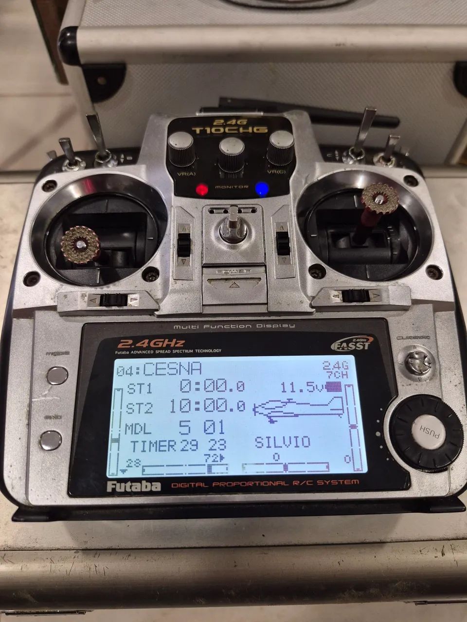 Radio Futaba 10CHG +Receptora Futada R617FS