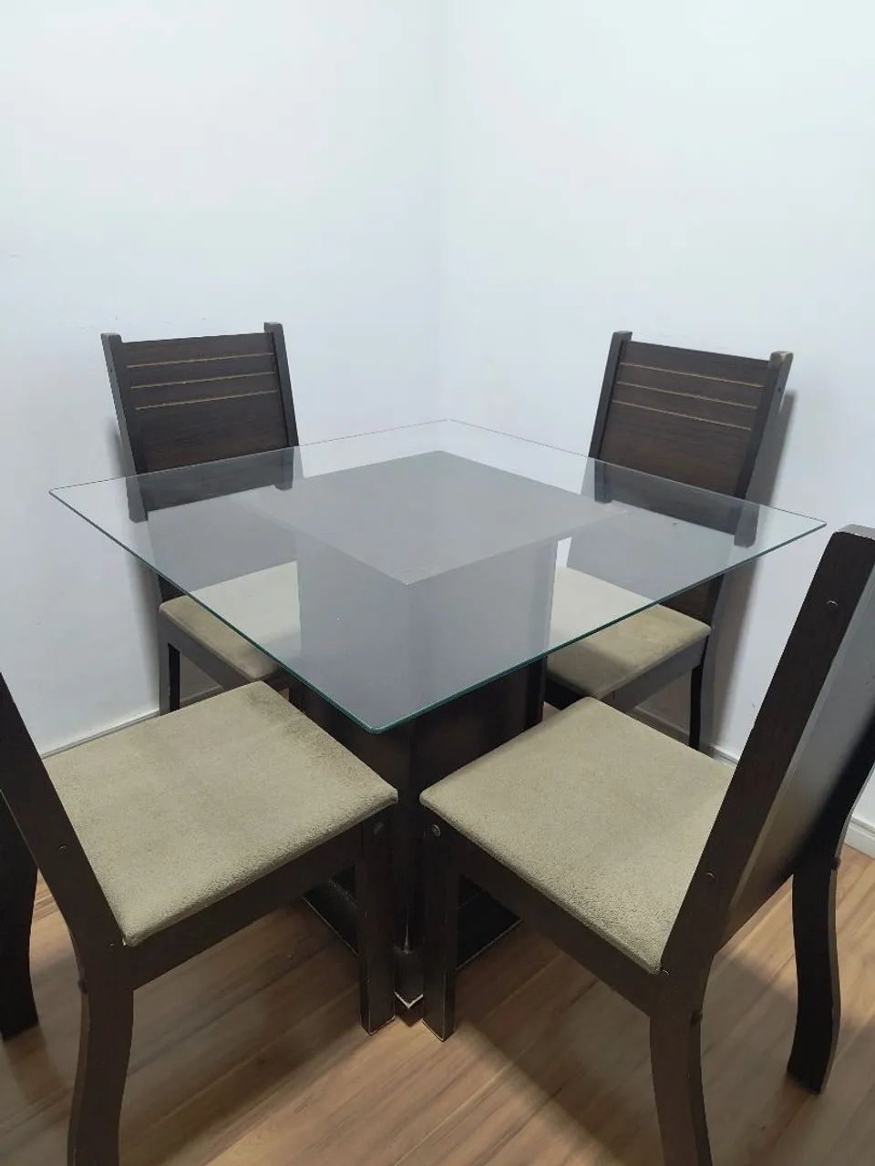 Mesa 4 Cadeiras de Vidro