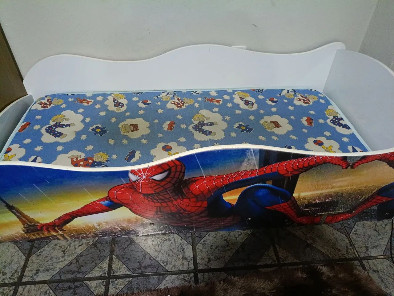 Cama infantil com colchão 