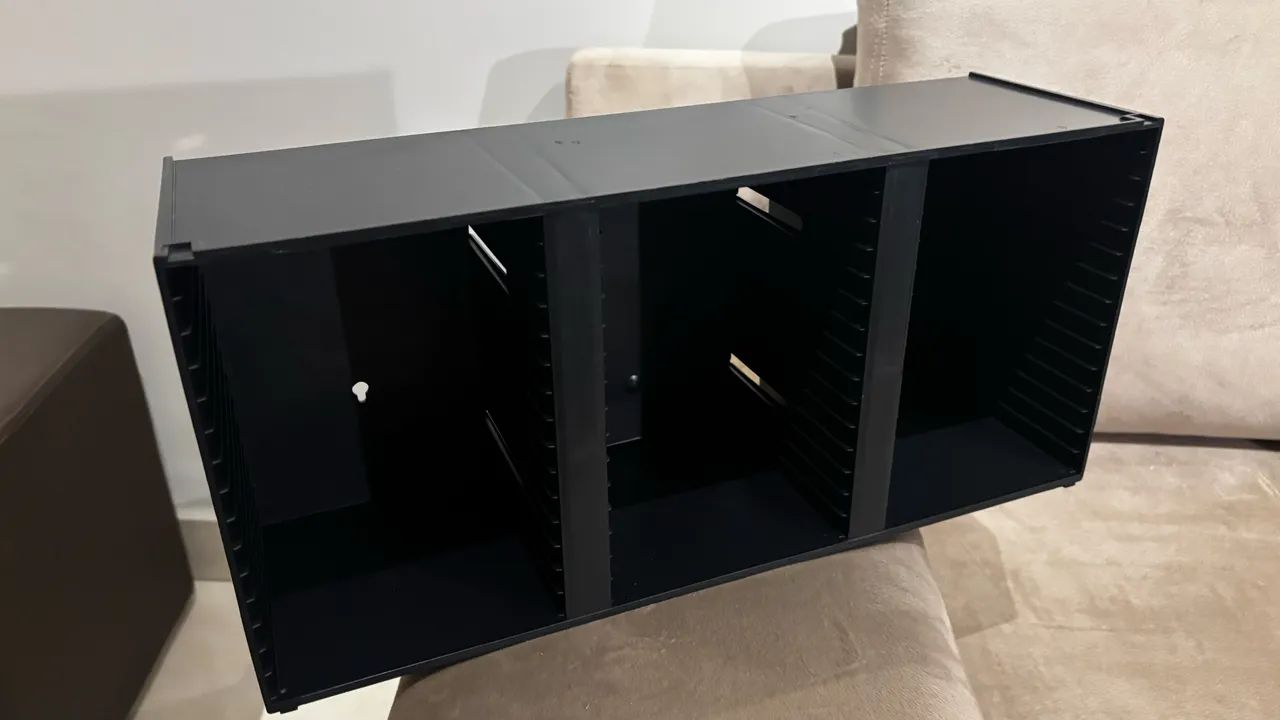 Porta CDs (para até 45 cds)