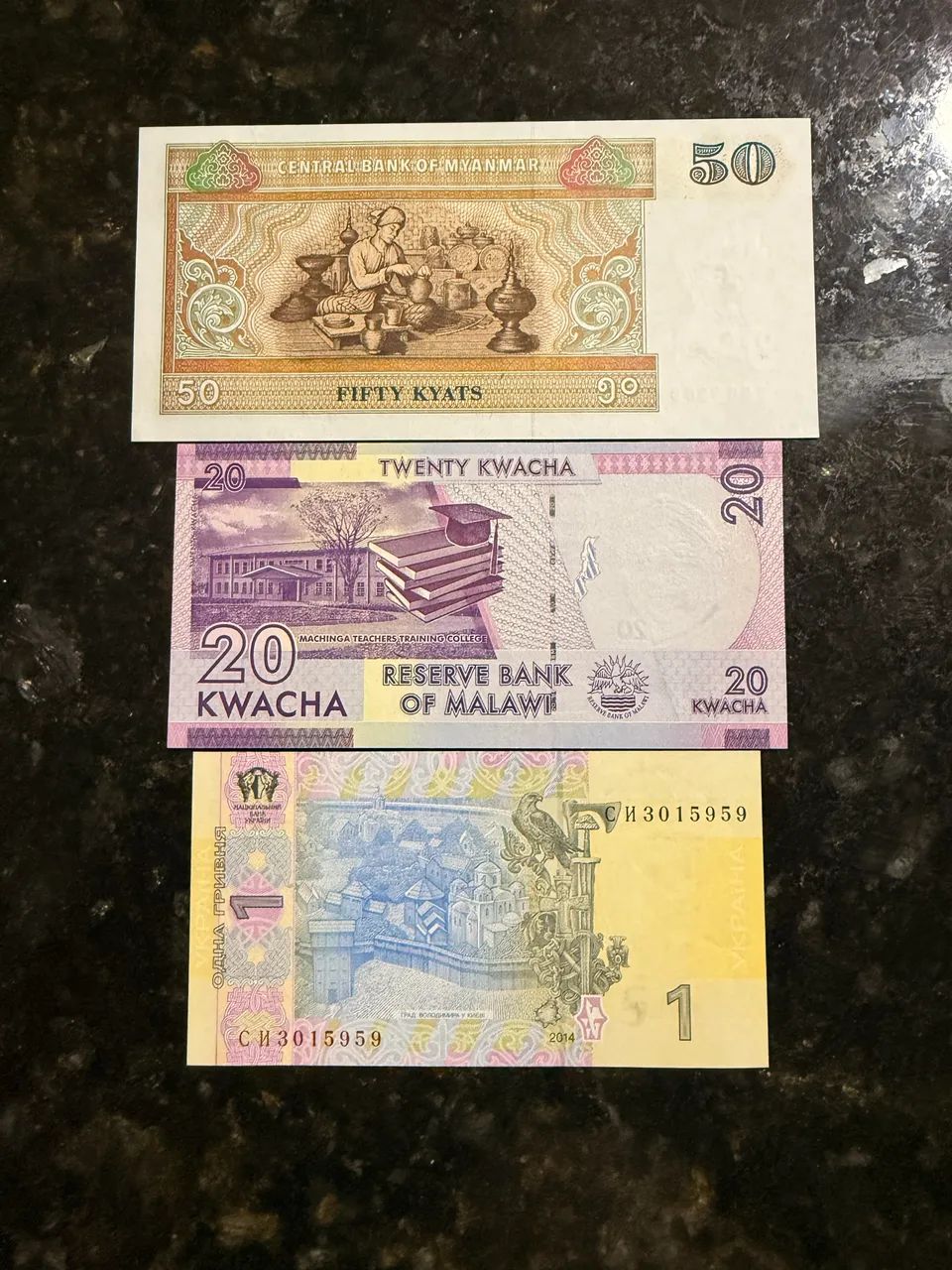 Kit com 3 Cédulas Colecionáveis antigas Ucrânia, Malawi e Myanmar  - Foto 4