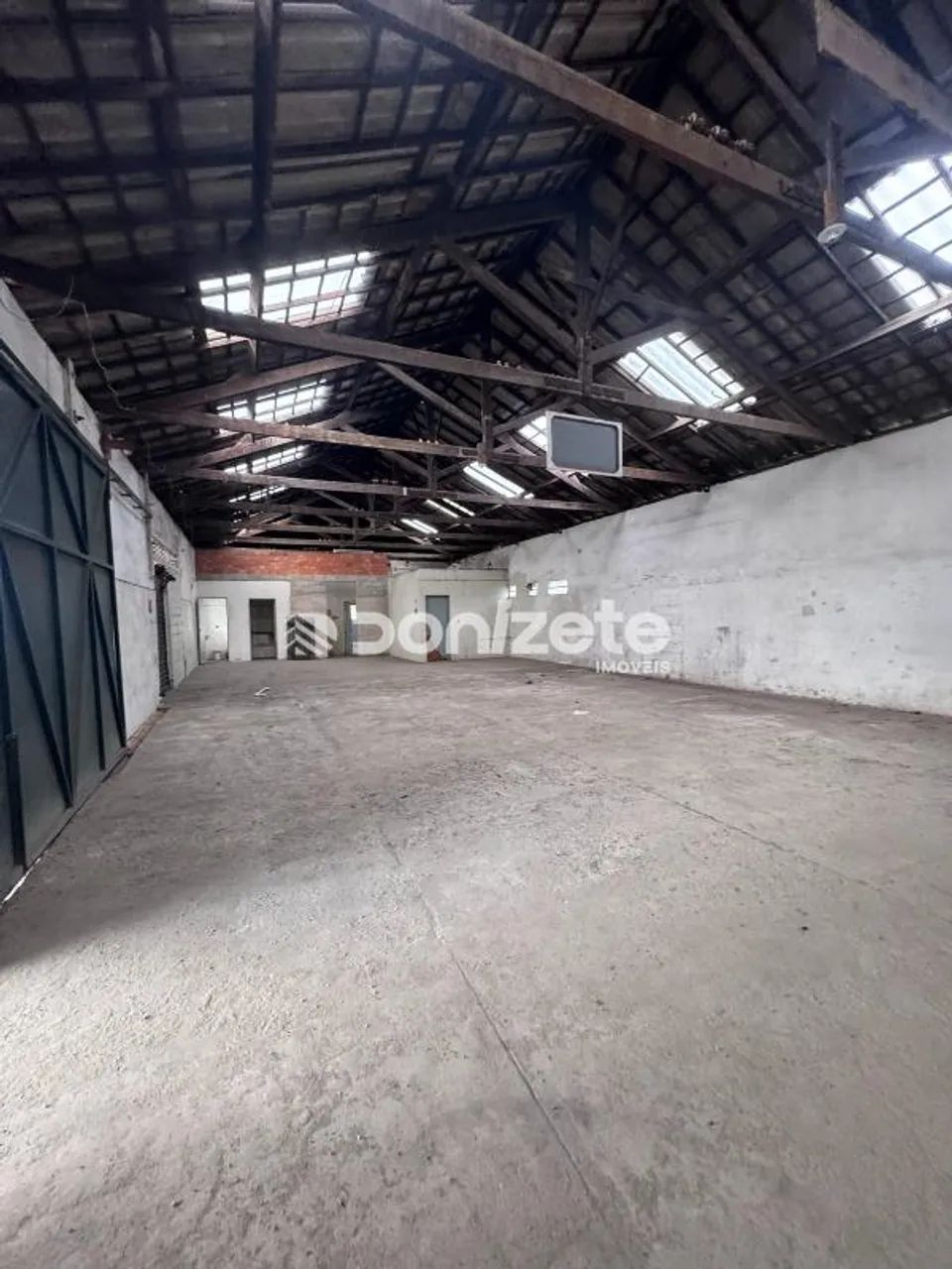 Salão Comercial para Aluguel em Santo André (Jd. Santo André CDHU) | 600m²