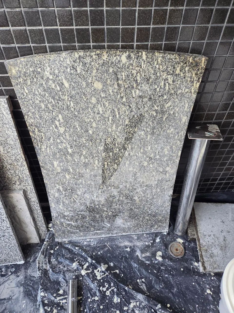 Tampo de mesa de granito C andorinha