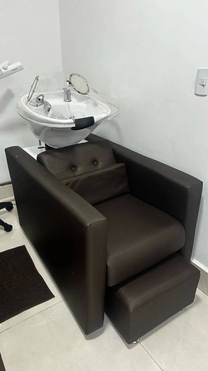 Lavatório com Puff e cúpula para ozonioterapia. 