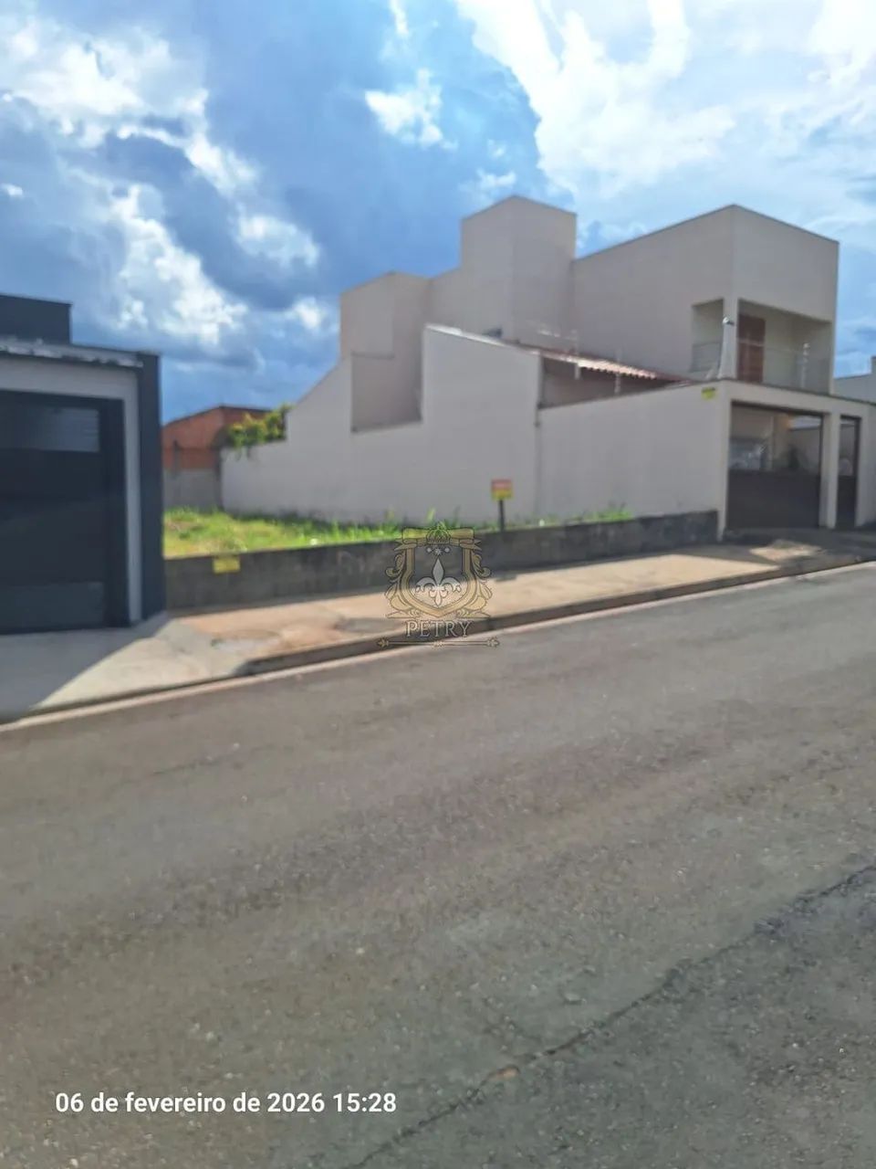 TERRENO JARDIM DOS LAGOS I