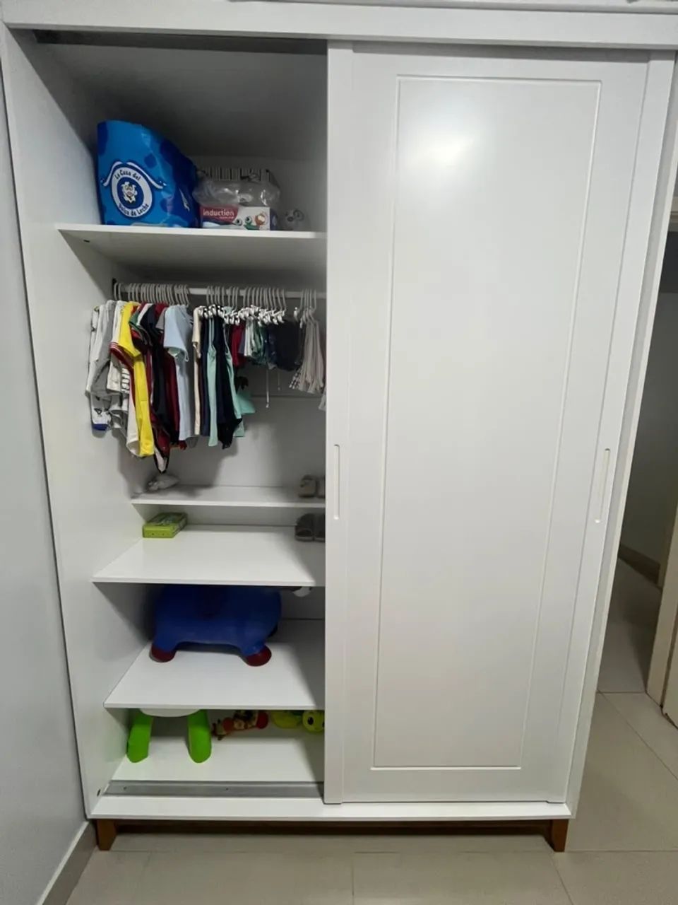 Guarda roupa Infantil - duas portas. - Foto 4