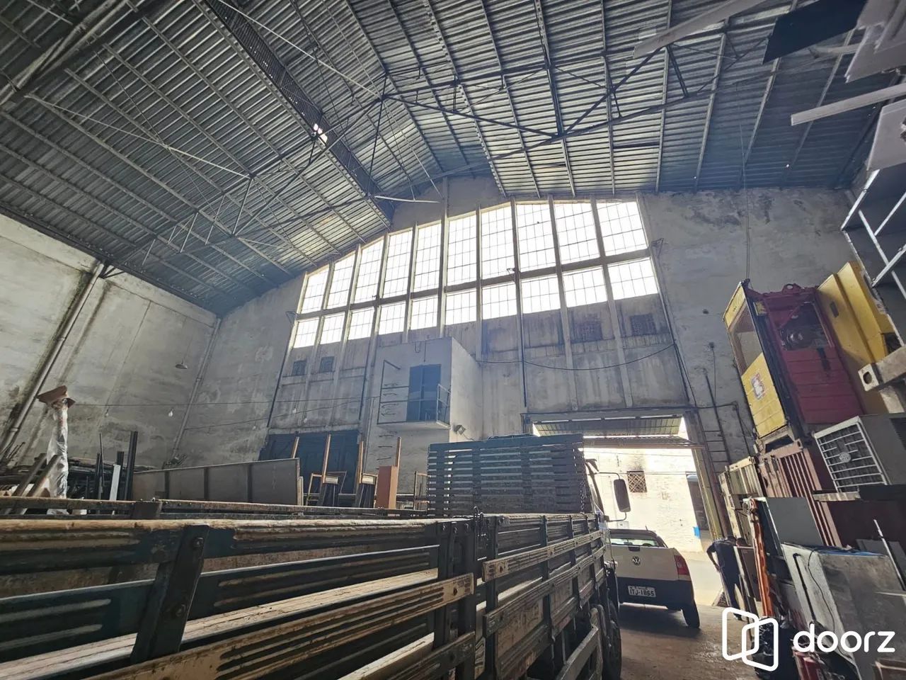 Pavilhão com 1036m2 próximo as Ferramentas Gerais - Foto 4