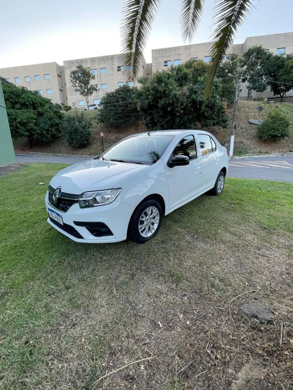 Renault Logan 2023