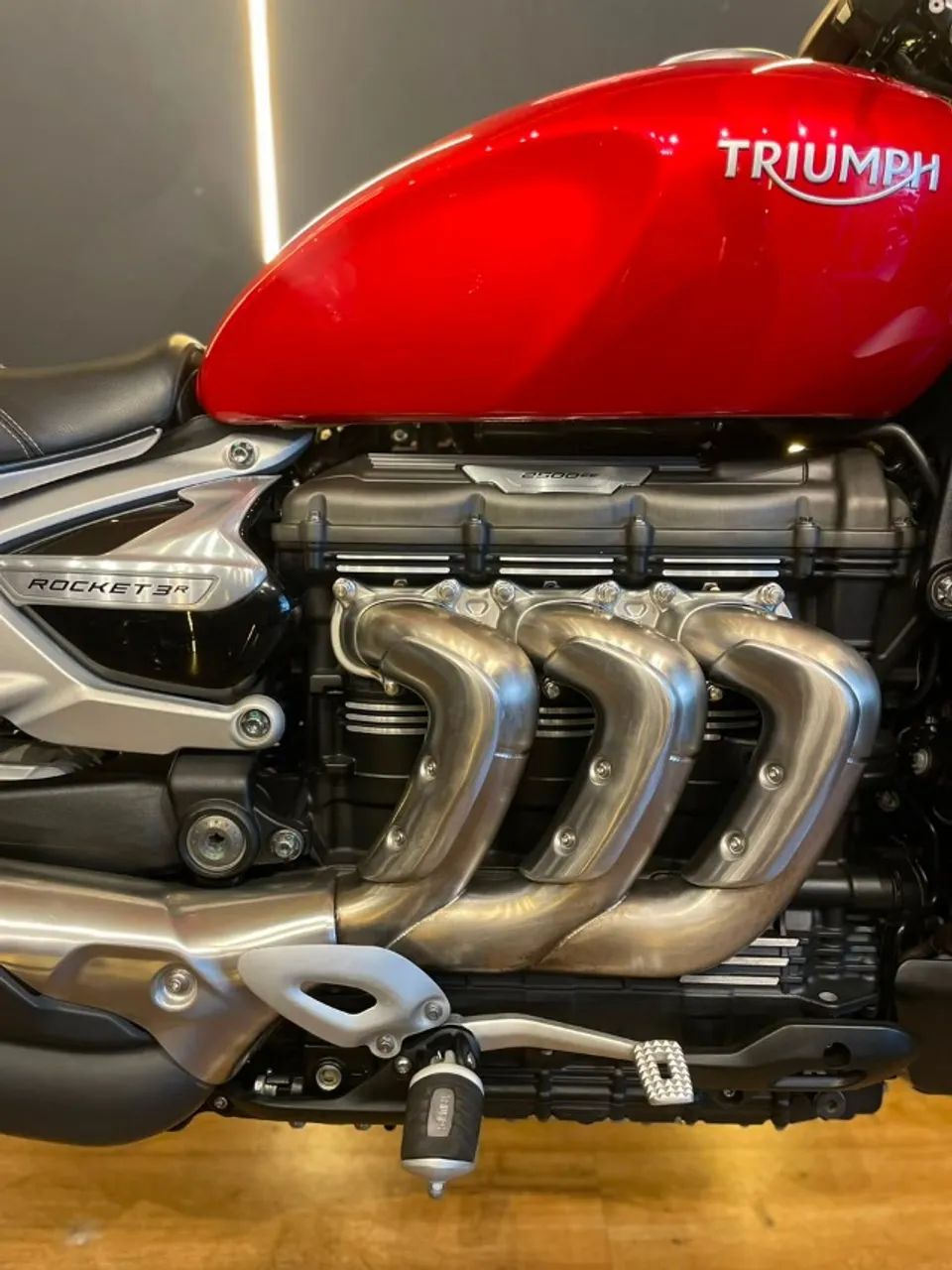 TRIUMPH ROCKET 3 2022 ESTADO DE 0KM - Foto 5