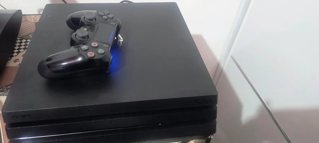 PS4 pro 1 TB leia 