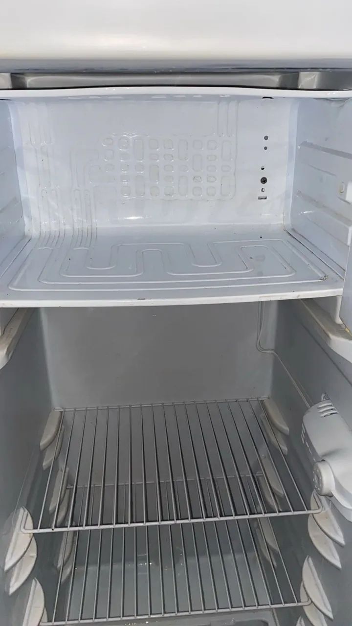 Geladeira semi nova