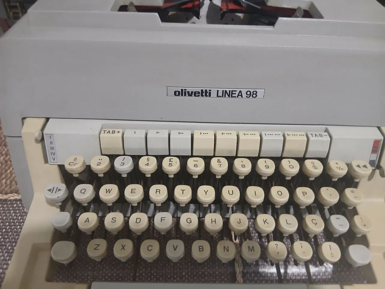 Maquina de escrever olivetti 98 - Foto 2