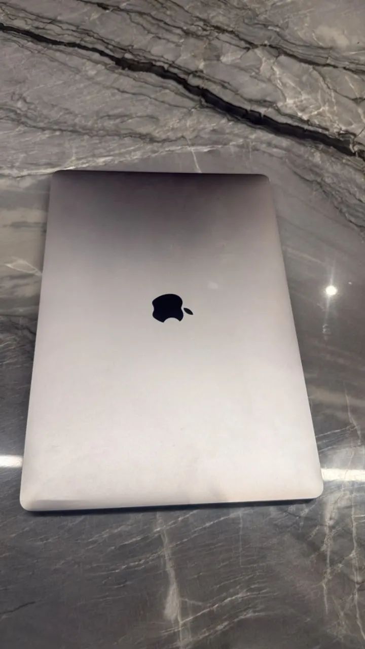 MacBook Pro 15 polegadas, modelo 2017, em excelente configuração.
