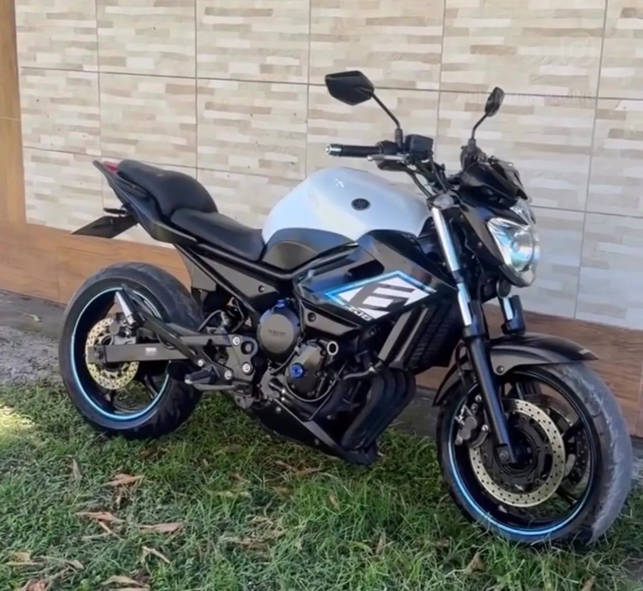 Yamaha XJ6 2015