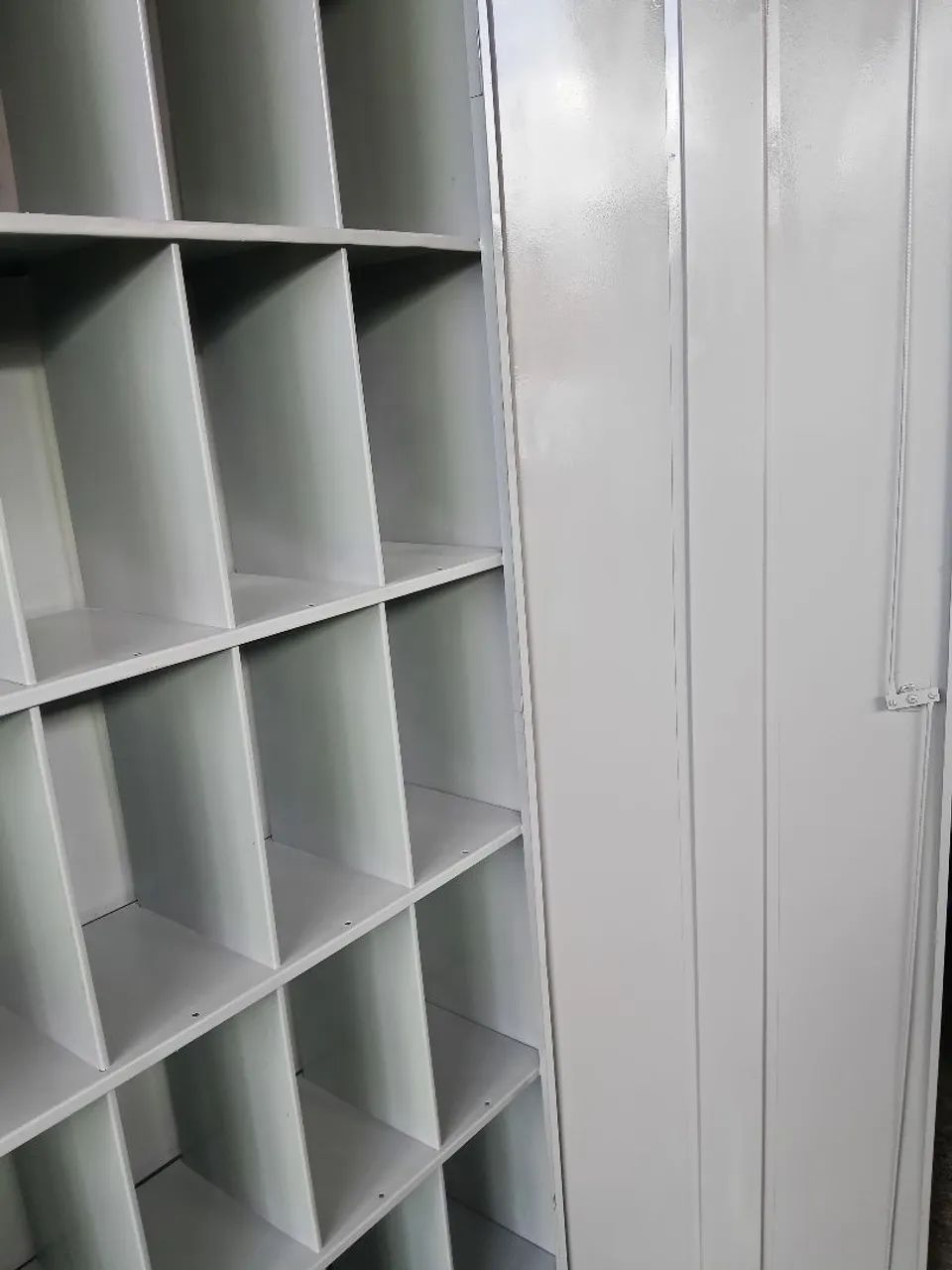 Colmeia de aço com portas e tranca  - Foto 3