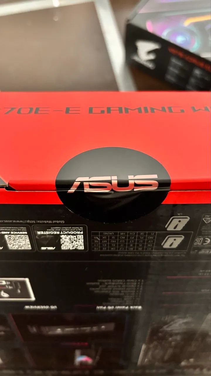 ASUS ROG Strix X870E-E Gaming WiFi. - Foto 3