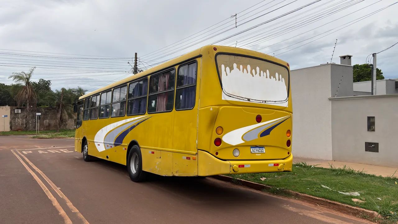 Vendo ônibus 40 passageiros  motor mwm x10 - Foto 6