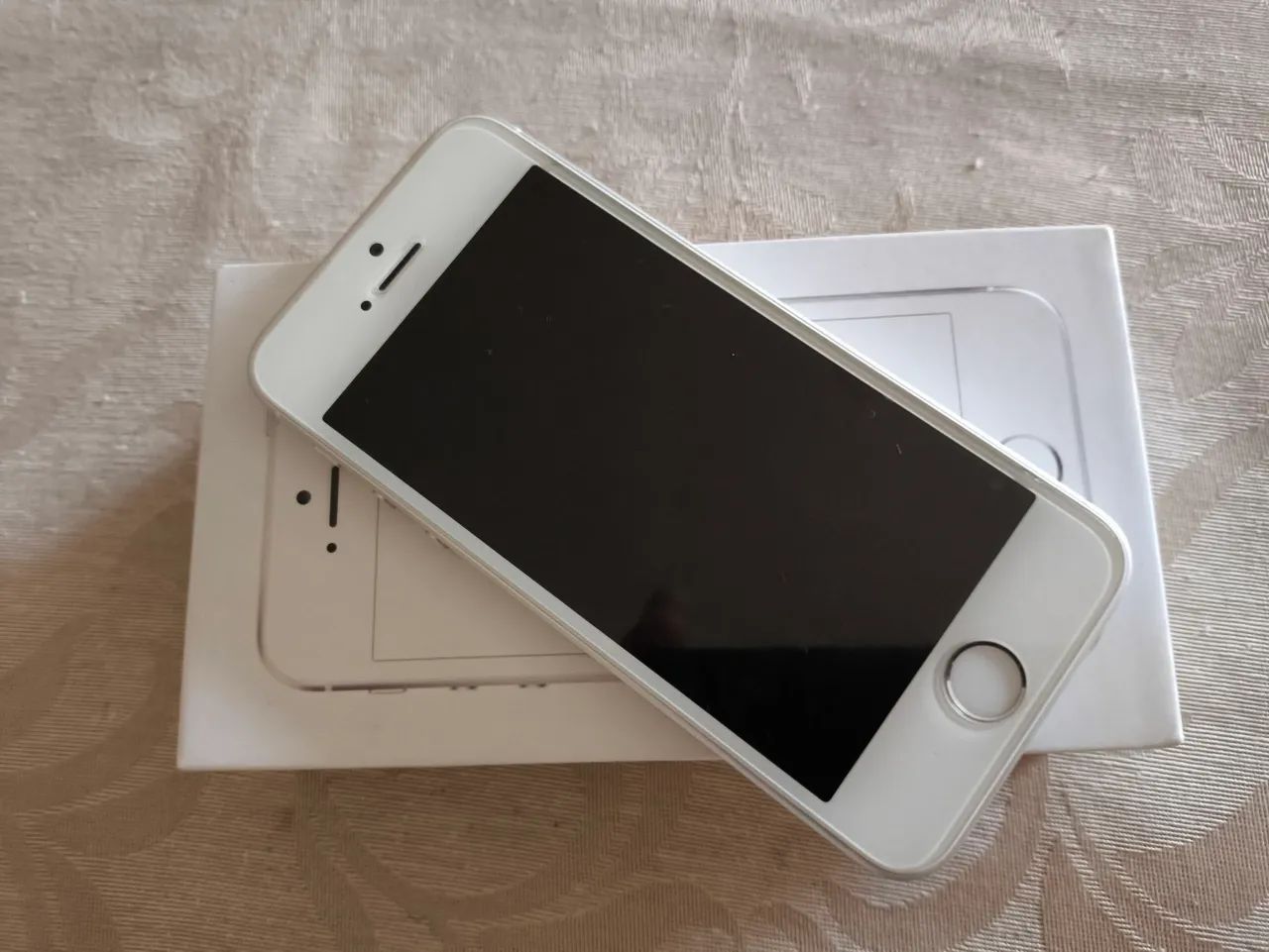 IPhone se 128gb item de coleção apenas aparelho caixa e NF - Foto 2