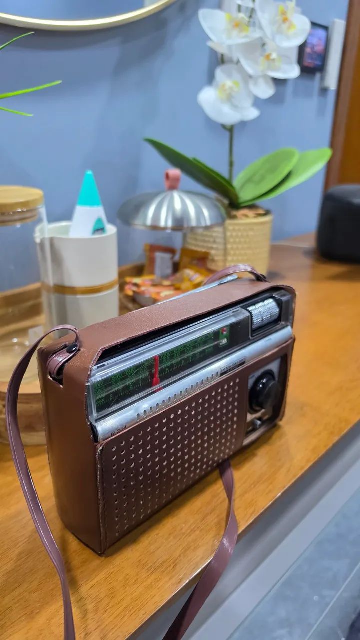 RÁDIO ANTIGO FUNCIONANDO. - Foto 3