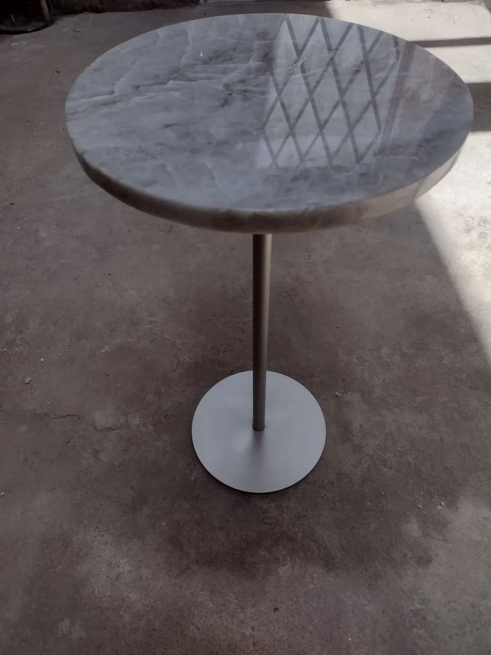 Mesa de canto com pedra - Foto 4