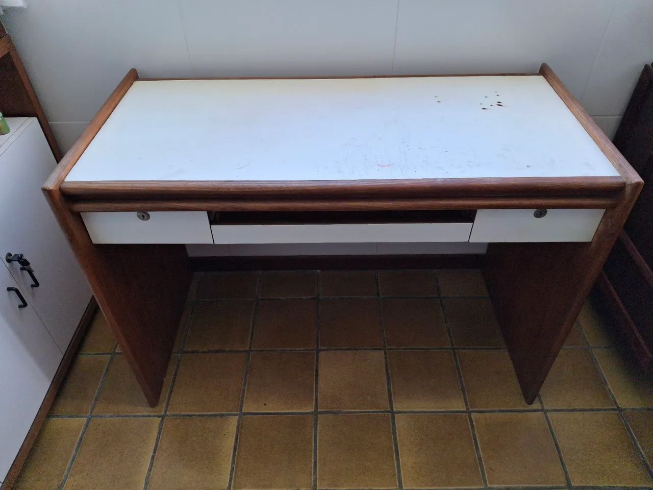 Mesa para Escritório (Madeira Compensada)