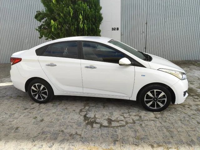 Hyundai Hb20S C.PLUS/C.STYLE 1.6 FLEX 16V MEC.4P 2017