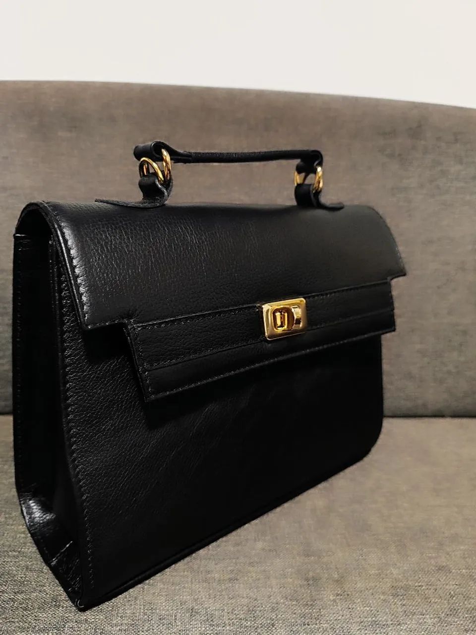 Bolsa Kely em couro legítimo 