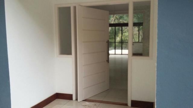 Excelente casa em condomínio 3 suítes - Itaipava -Petrópolis RJ - Foto 6