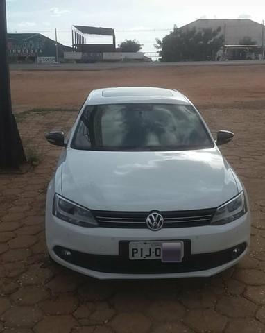 Jetta Confortline 2014 com teto solar